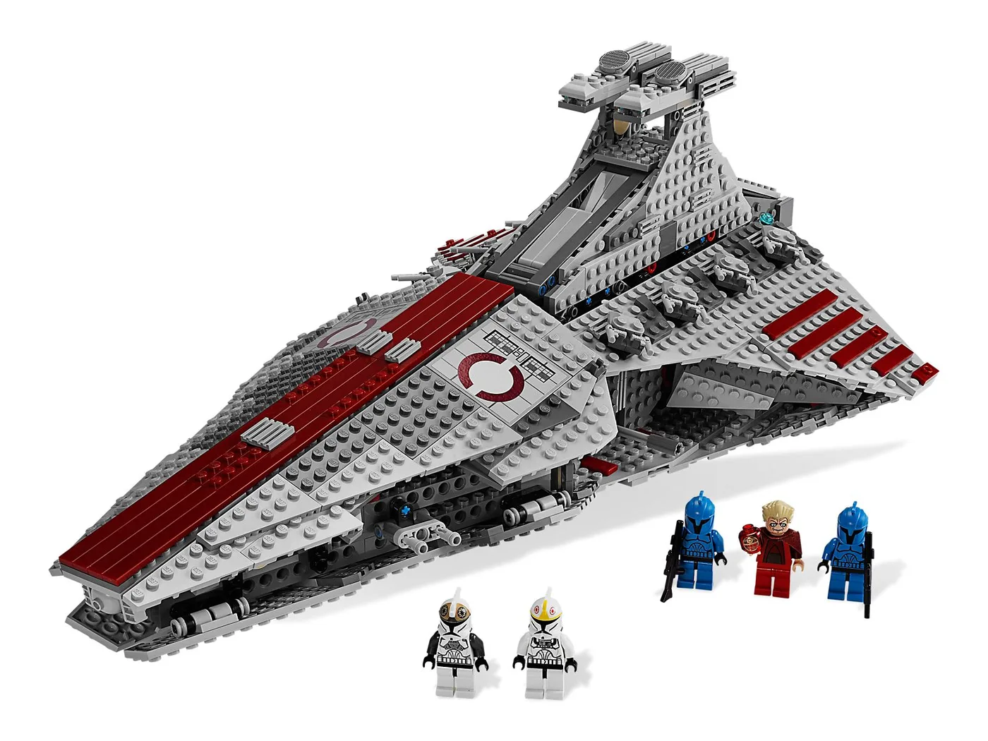 Dans le même style que le LEGO Croiseur d'attaque de la République de classe Venator (8039-1) | Brick Broker
