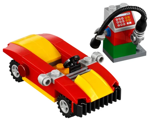 Dans le même style que le LEGO Voiture et pompe à essence (40277-1) | Brick Broker