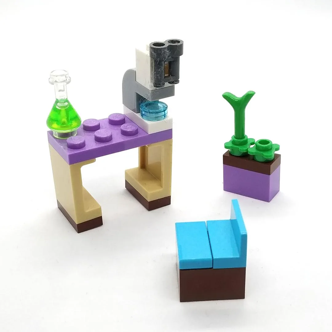 Dans le même style que le LEGO Laboratoire d'Olivia (561609-1) | Brick Broker