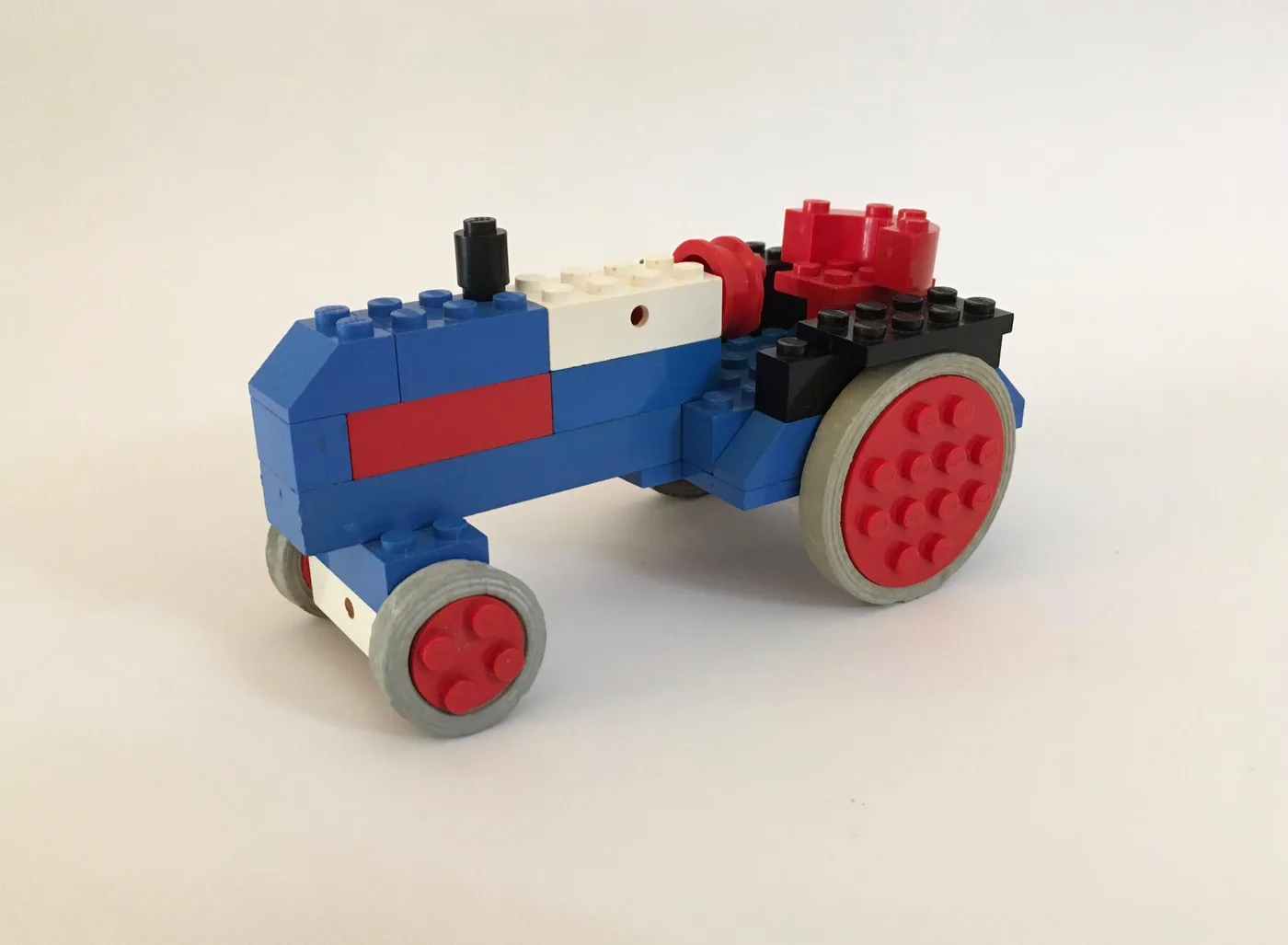 Dans le même style que le LEGO Tracteur Agricole (316-2) | Brick Broker