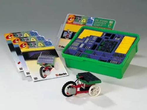 Dans le même style que le LEGO Set Énergie Renouvelable eLAB (9681-1) | Brick Broker
