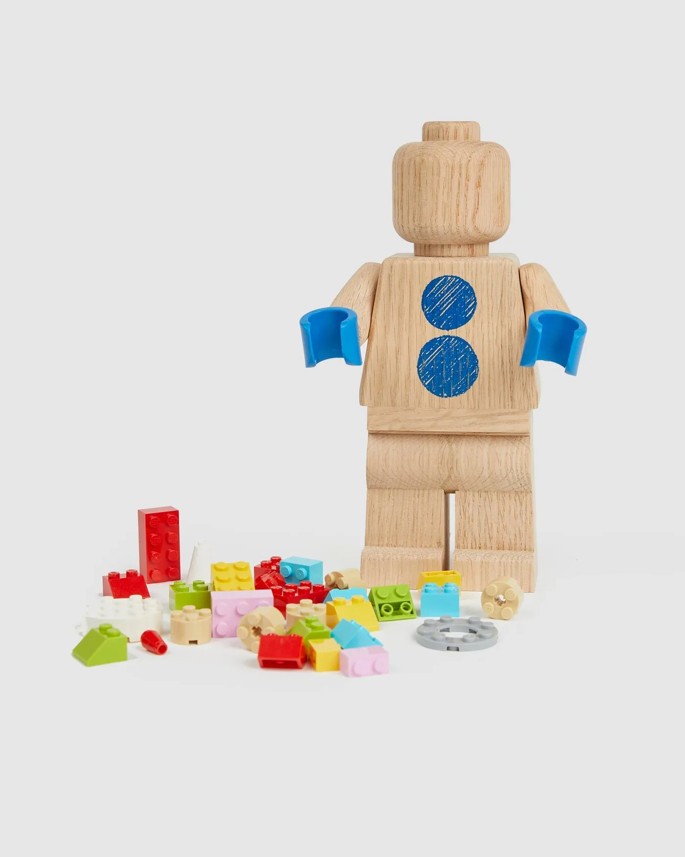 Dans le même style que le LEGO Minifigure en bois (Édition limitée Colette Mon Amour) (853967-2) | Brick Broker