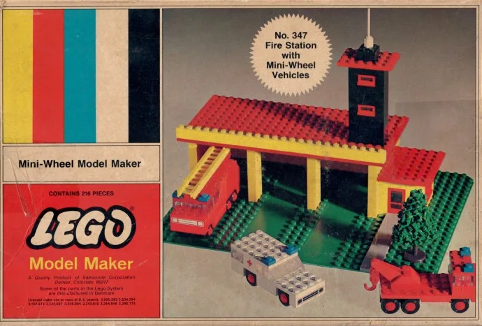 Dans le même style que le LEGO Caserne de Pompiers avec Véhicules à Mini-Roues (347-4) | Brick Broker