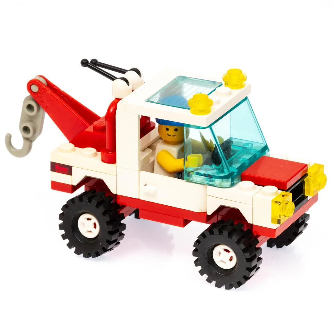 Dans le même style que le LEGO Dépanneuse Hook & Haul (6660-1) | Brick Broker