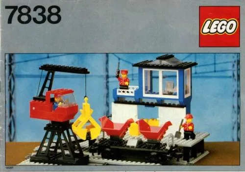 Dans le même style que le LEGO Dépôt de chargement de marchandises avec wagon (7838-1) | Brick Broker
