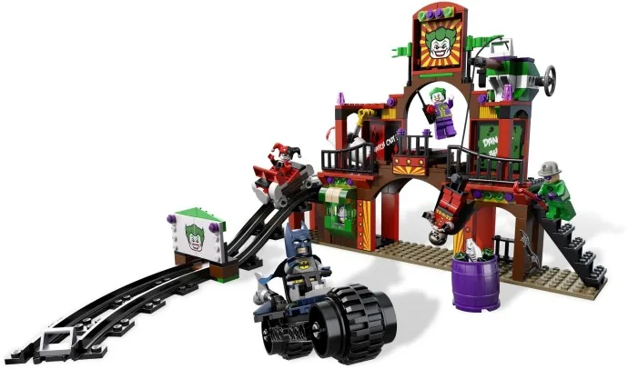 Dans le même style que le LEGO L'évasion de la maison du rire du Duo Dynamique (6857-1) | Brick Broker