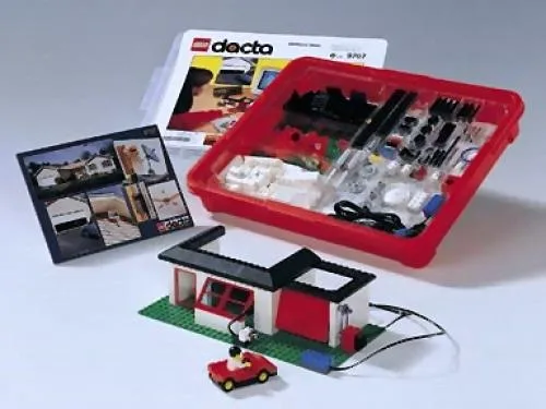 Dans le même style que le LEGO Ensemble de construction Maison Intelligente (9707-1) | Brick Broker