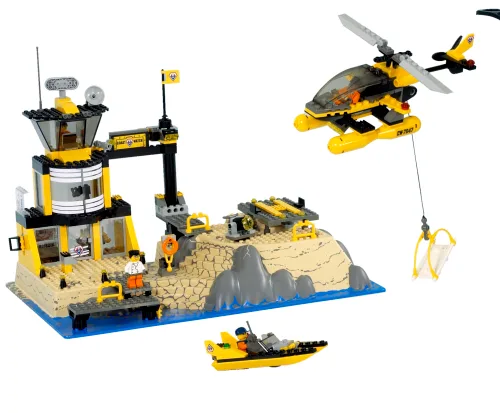 Dans le même style que le LEGO Quartier Général de Surveillance Côtière (7047-1) | Brick Broker
