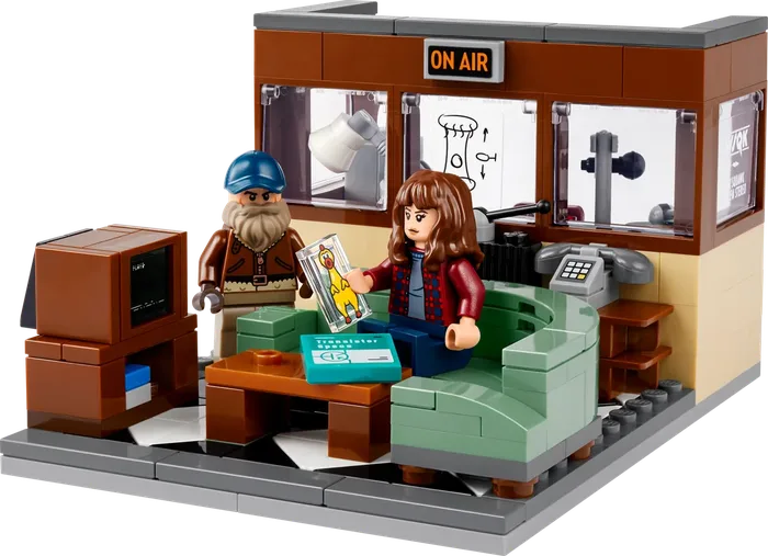 LEGO 40891 Stranger Things: Station de radio WSQK - prix | Brick Broker