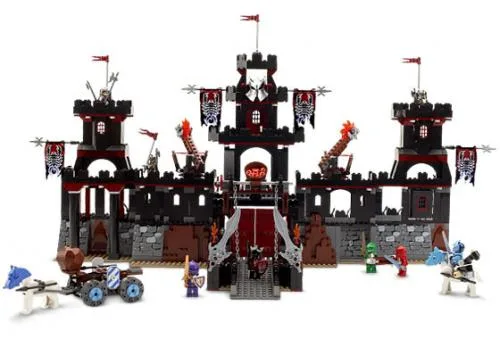 Dans le même style que le LEGO La Forteresse Noire de Vladek (8877-1) | Brick Broker