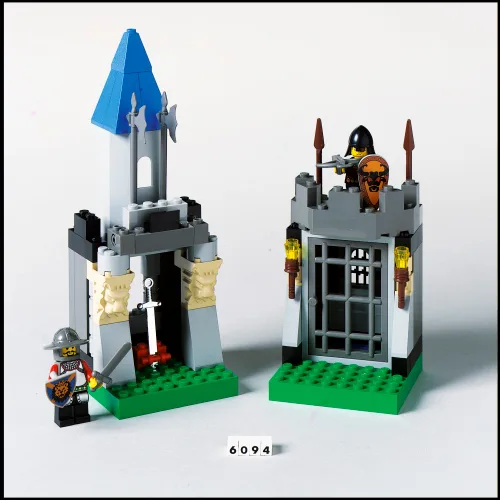 Dans le même style que le LEGO Trésor gardé (6094-1) | Brick Broker