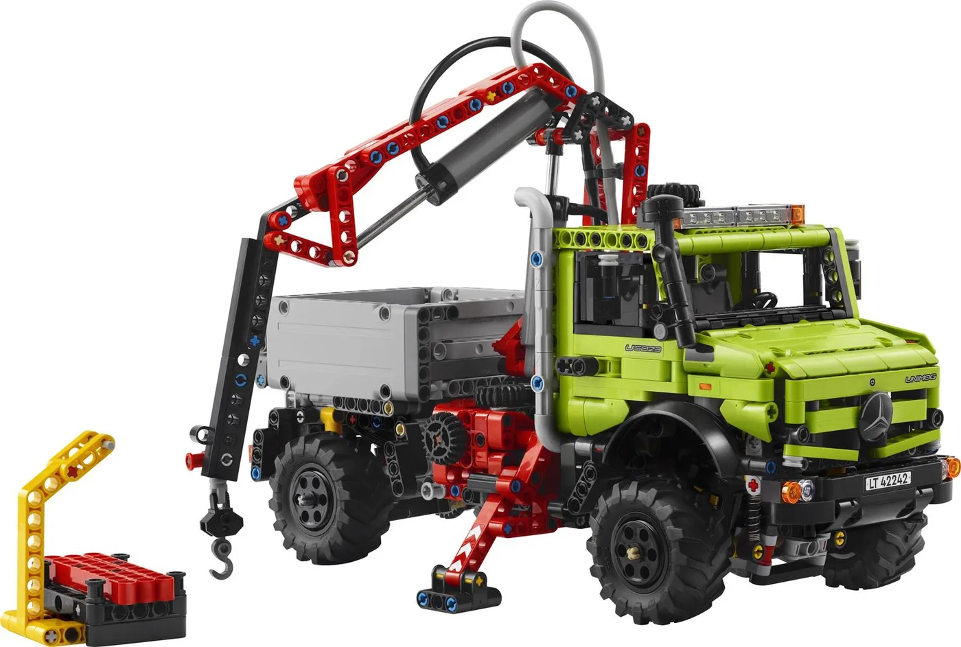 Dans le même style que le LEGO Mercedes-Benz Unimog U 5023 avec grue (42242-1) | Brick Broker