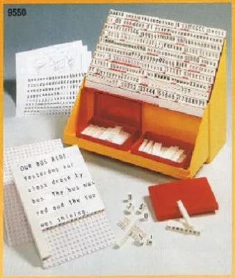 Dans le même style que le LEGO Atelier du typographe (Set de composition) - Version française (9550-3) | Brick Broker