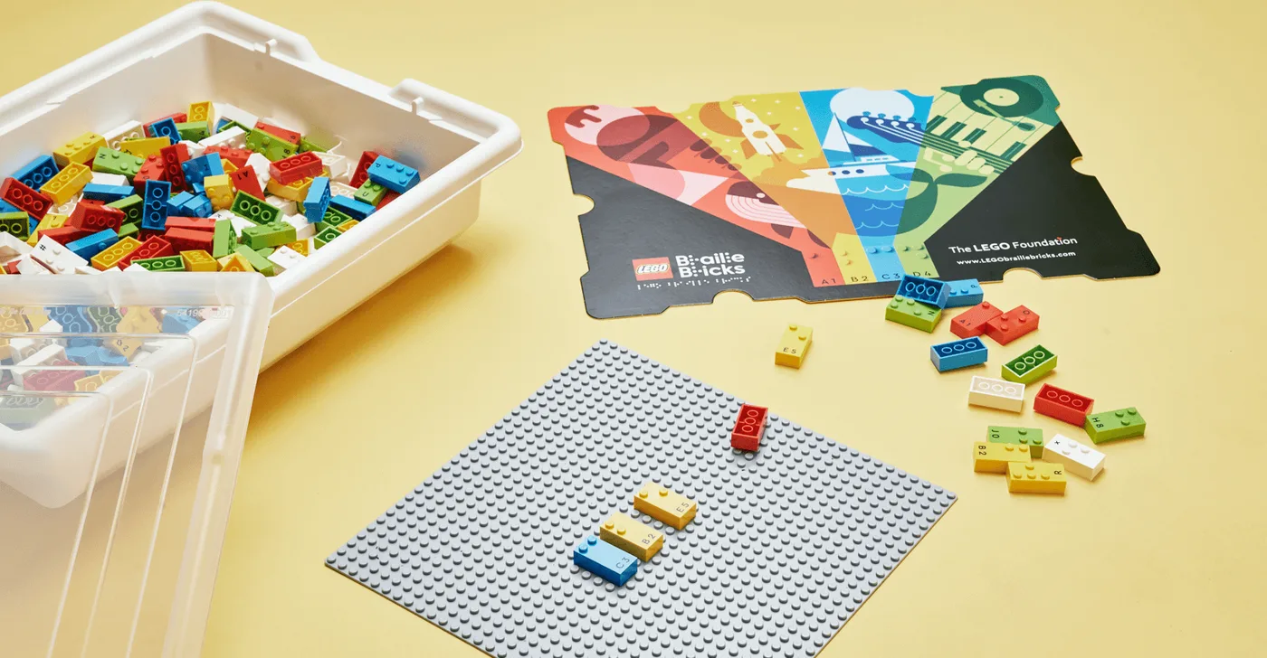 Dans le même style que le LEGO Kit d'outils Braille Bricks (Anglais) (4000503-1) | Brick Broker