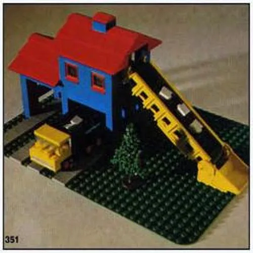 Dans le même style que le LEGO Trémie de chargement avec camion (351-1) | Brick Broker